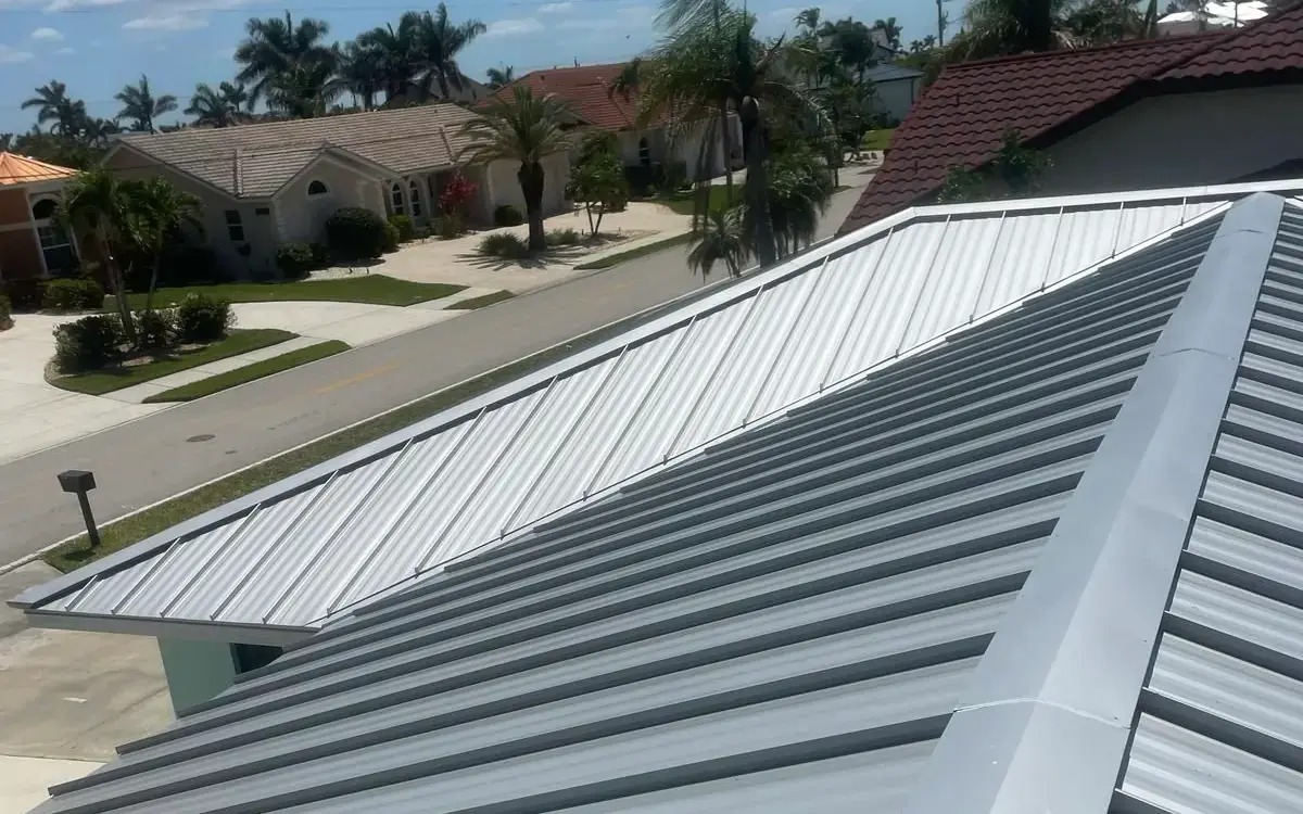 Asphalt Shingle vs. Metal Roofing in Florida: Which Is Right for You?